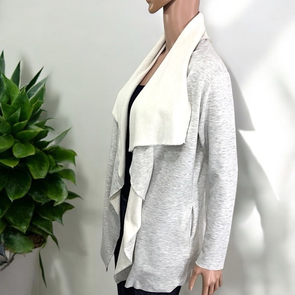 Jolie Heathered Gray Open Waterfall Raw Hem Cardigan with Pockets - Picture 13 of 16